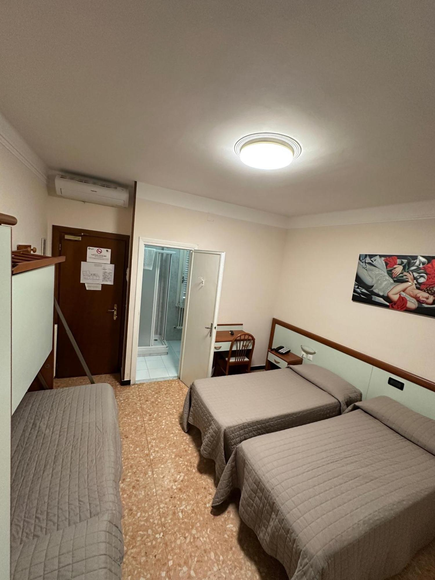 Hotel Svizzera Арма ди Таджия Екстериор снимка